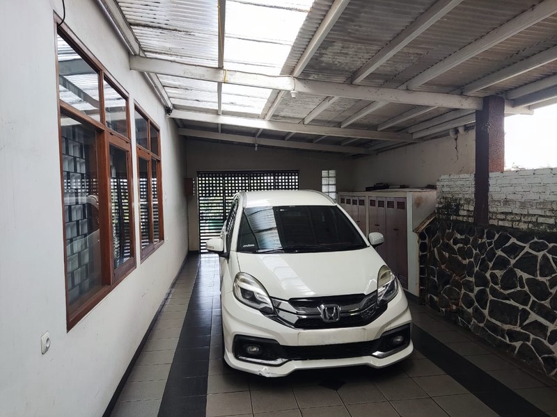 STRATEGIS! Rumah plus Tanah Luas di Bukit Dago, Bandung!