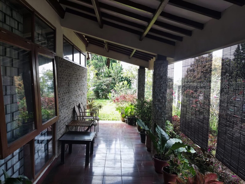 STRATEGIS! Rumah plus Tanah Luas di Bukit Dago, Bandung!