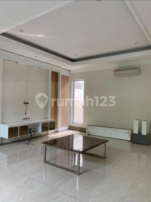 JUAL RUMAH MEWAH GRAHA FAMILI KAWASAN ELIT