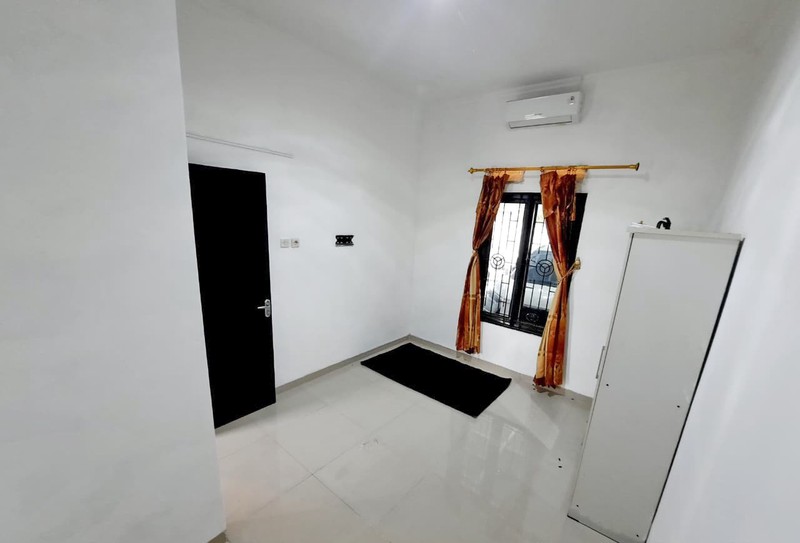 Rumah Modern Minimalis di Sawo Residence, Jagakarsa