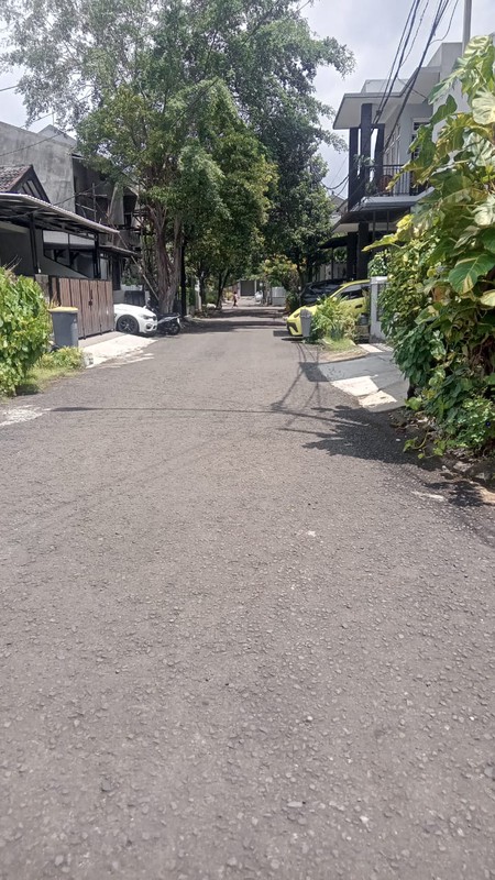 Rumah Siap Huni dengan Hunian Nyaman dan Asri di Bintaro Sektor 9