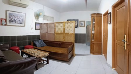Rumah 2 Lantai Siap Huni dengan Hunian Nyaman dan Asri @Kebayoran Baru, Jakarta Selatan