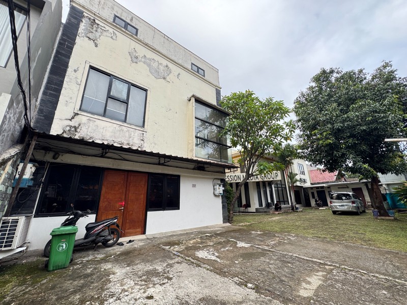 Gedung Kantor Siap Pakai di Jagakarsa - Luas dan Strategis