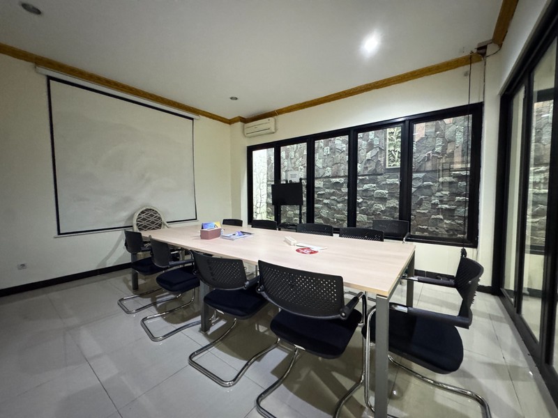 Gedung Kantor Siap Pakai di Jagakarsa - Luas dan Strategis