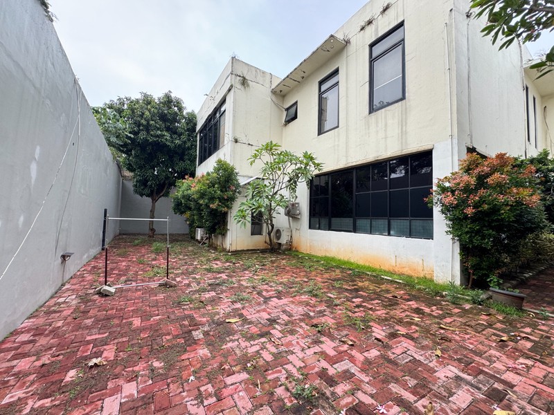 Gedung Kantor Siap Pakai di Jagakarsa - Luas dan Strategis