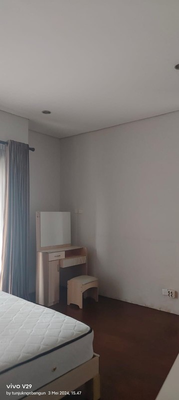 Rumah 2½ Lantai Semi Furnished Siap Huni dengan Hunian Nyaman dan Asri @Veteran, Jakarta Selatan