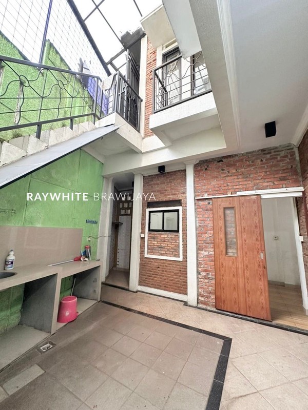 Rumah Dalam Kompleks Area Villa Cinere Mas