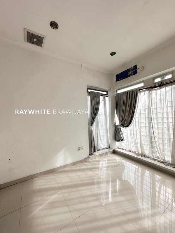 Rumah Dalam Kompleks Area Villa Cinere Mas