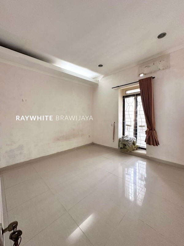 Rumah Dalam Kompleks Area Villa Cinere Mas