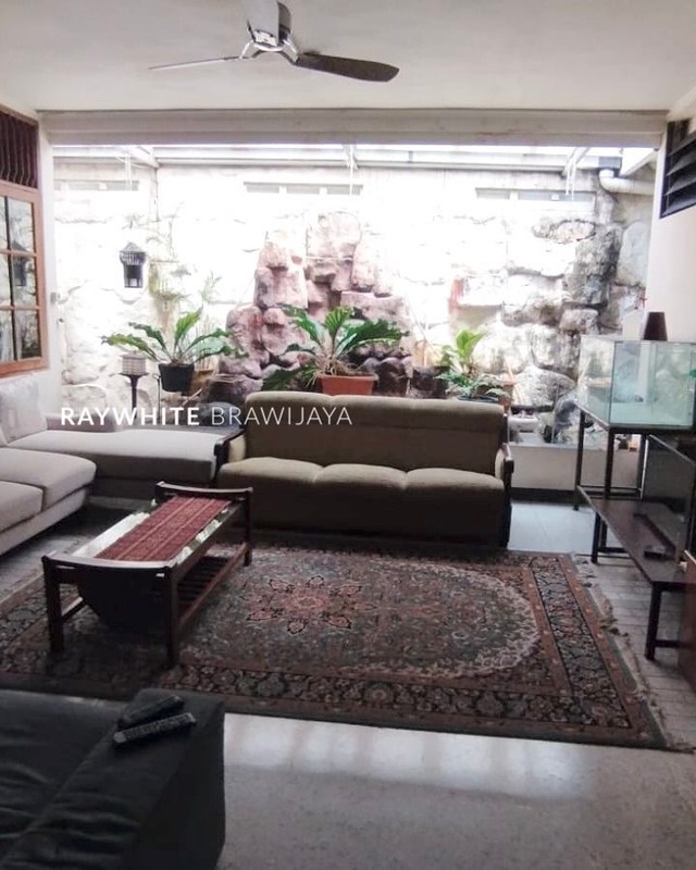 Rumah Lingkungan Tenang Lokasi Strategis Area Tanah Kusir