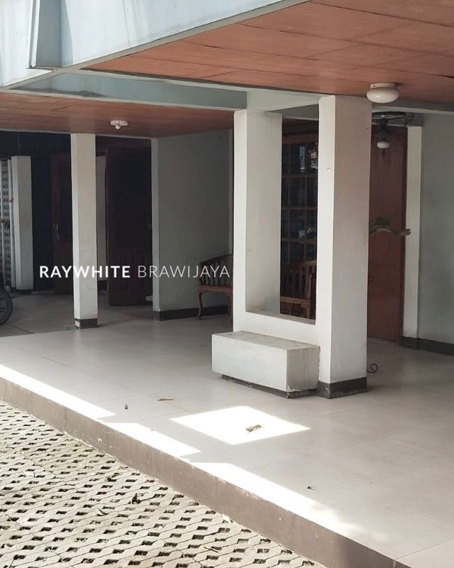 Rumah Lingkungan Tenang Lokasi Strategis Area Tanah Kusir