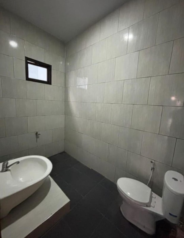 Rumah 2 Lantai Siap Huni dengan Hunian Nyaman dan Asri @Ciputat