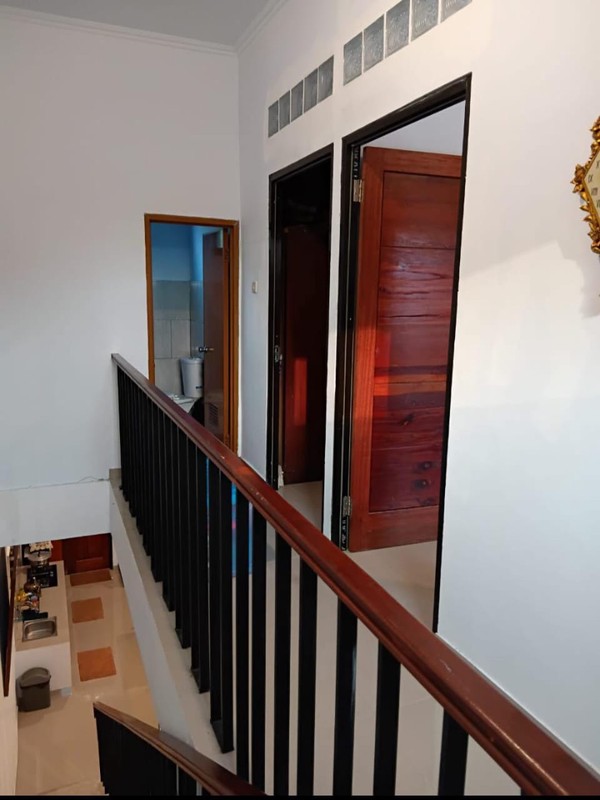 Rumah 2 Lantai Siap Huni dengan Hunian Nyaman dan Asri @Ciputat