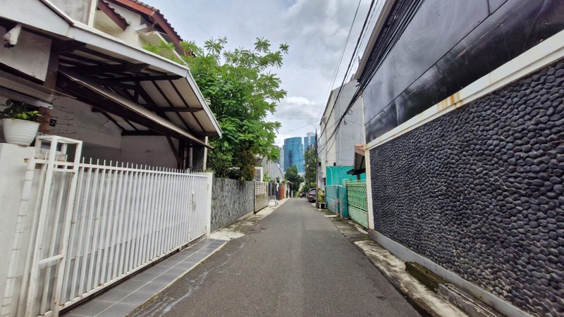 Dijual Rumah Lama Lokasi Strategis Di Jl. Kebalen, Rawa Barat, Jakarta Selatan