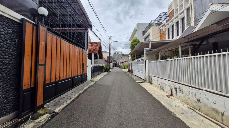 Dijual Rumah Lama Lokasi Strategis Di Jl. Kebalen, Rawa Barat, Jakarta Selatan