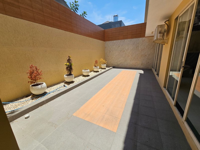 JUAL RUMAH ROYAL RESIDENCE DE ROSENBURG SIAP HUNI