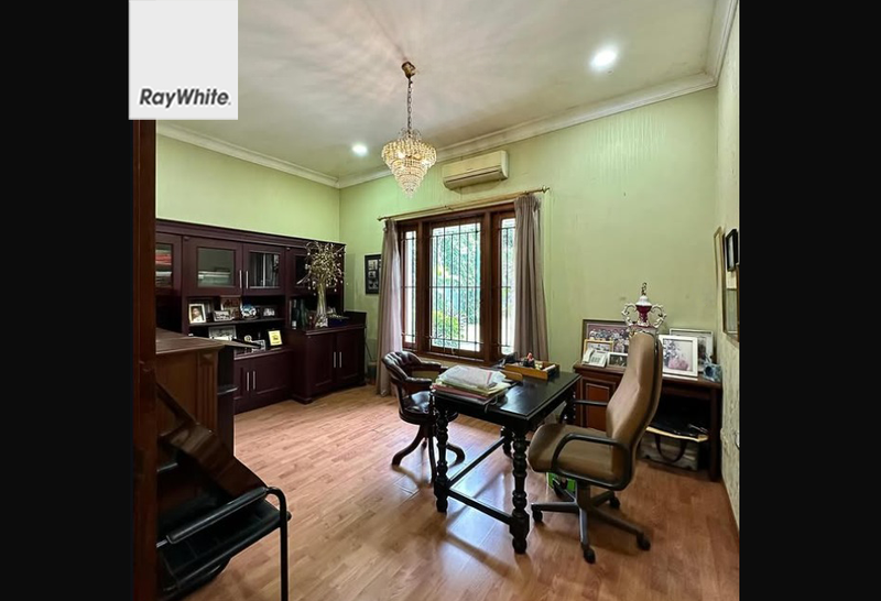 FOR SALE Rumah Pondok Labu Cilandak Jakarta Selatan Bangunan 2 Lantai 