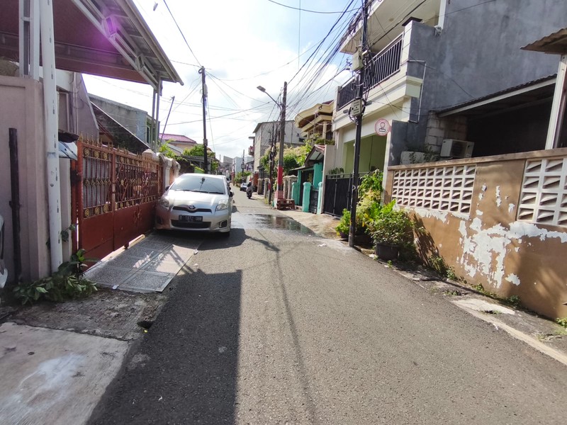 Rumah Kost 18 Kamar - Akses 2 Mobil di Kampung Melayu Tebet 