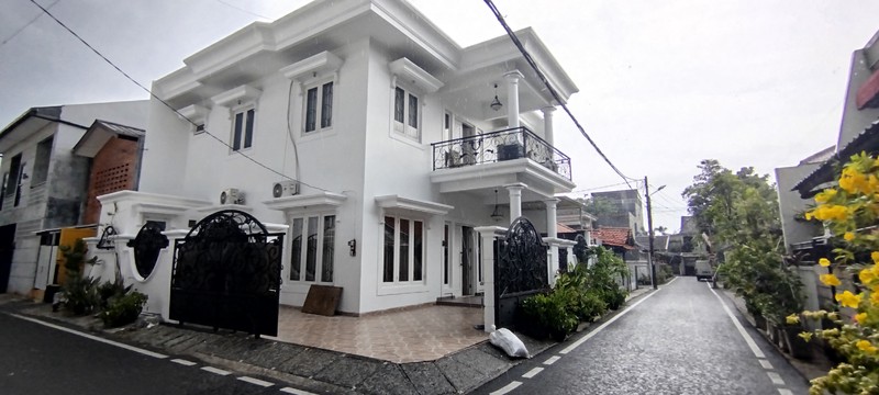 Rumah hoek BAGUS & SIAP HUNI di dalam komplek MERAH DELIMA, Sumur Batu, Kemayoran