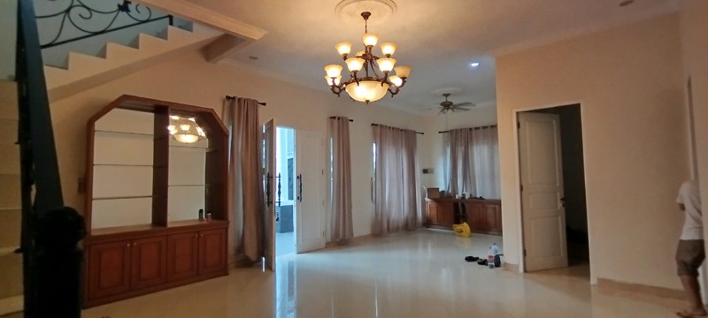 Rumah hoek BAGUS & SIAP HUNI di dalam komplek MERAH DELIMA, Sumur Batu, Kemayoran