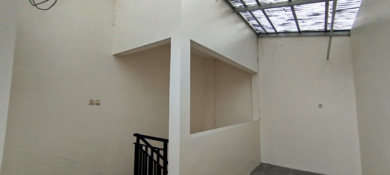 Rumah hoek BAGUS & SIAP HUNI di dalam komplek MERAH DELIMA, Sumur Batu, Kemayoran