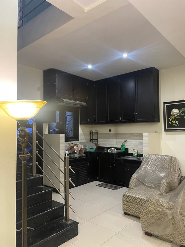 Dijual Rumah 311 m2 Rumah Jalan Raya Karah - Jambangan - Surabaya Selatan - Modern 2 Lantai Siap Huni 