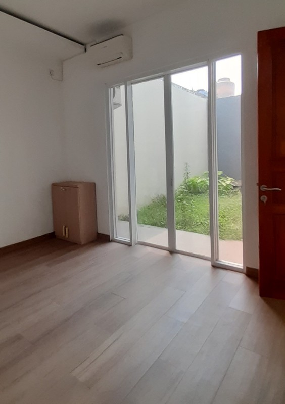 Rumah Cantiq Minimalis Luas 180m Harga 100Jt/Thn nego di Plumeria Residence Bintaro Jaya