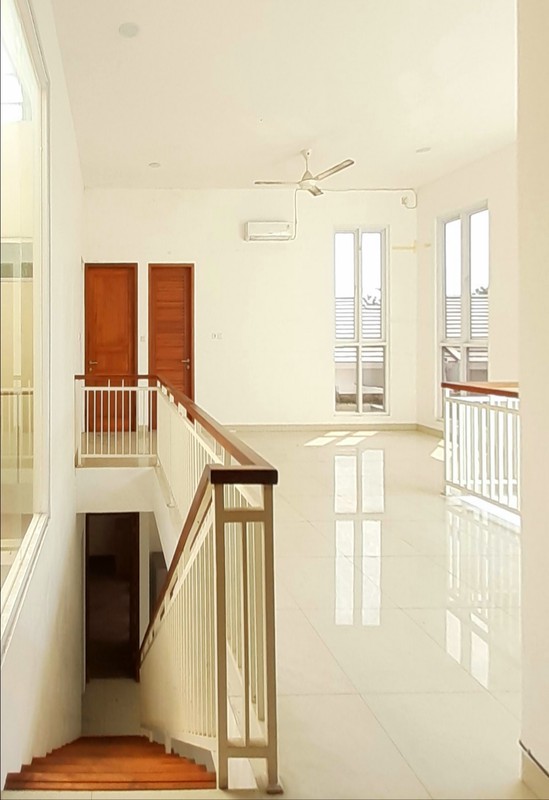 Rumah Cantiq Minimalis Luas 180m Harga 100Jt/Thn nego di Plumeria Residence Bintaro Jaya