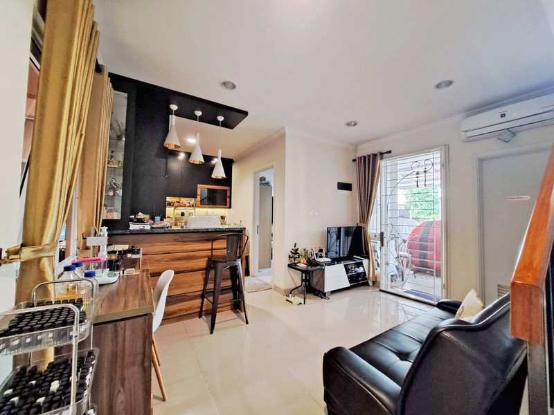 Rumah Cantik Modern Furnish SHM di Cluster Rossini Symphonia Gading Serpong
