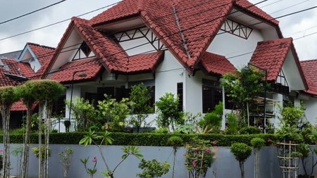 Rumah bagus, siap huni di dalam perumahan di Pamulang 