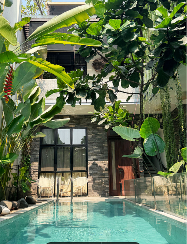 Rumah Mewah 3 Lantai + Rooftop Siap Huni dengan Hunian Asri @Pejaten Barat