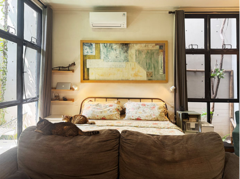 Rumah Mewah 3 Lantai + Rooftop Siap Huni dengan Hunian Asri @Pejaten Barat