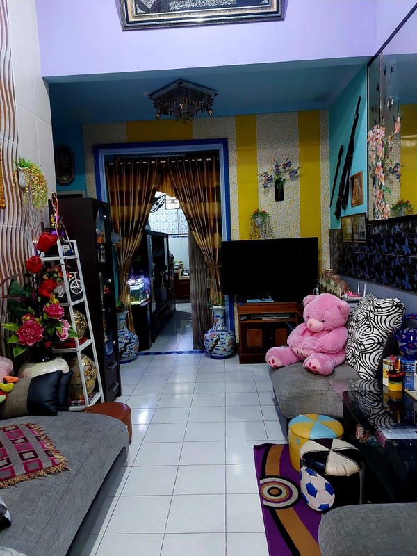 Rumah di Valencia Puri Surya Jaya Siap Huni SHM