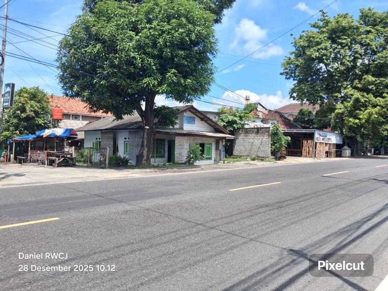 Dijual Rumah Luas di Lokasi Strategis Jalan Bantul Cocok untuk Hunian & Investasi, Panggungharjo, Sewon, Bantul