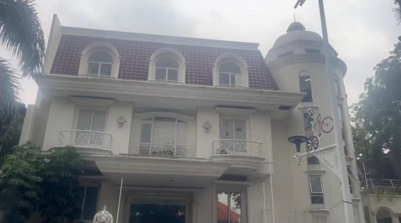 Disewa Rumah Strategis Dekat SCBD Di Jl. Suryo Kebayoran Baru, Jakarta Selatan