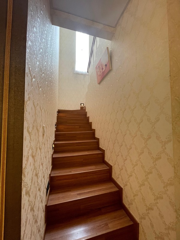 Rumah Cantik 2½ Lantai Di Ciputat dalam Cluster SHM Lokasi Strategis