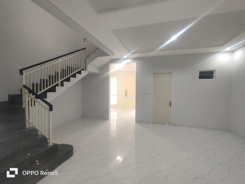 Dijual Rumah 2 lantai di Gayung Kebonsari Surabaya