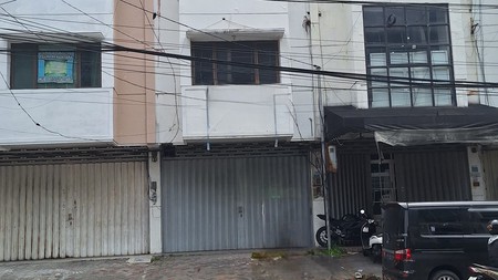 Dijual Ruko Klampis - Sukolilo - Surabaya Timur - STRAEGIS Nol Jalan RAYA, Parkiran Mobil LUAS