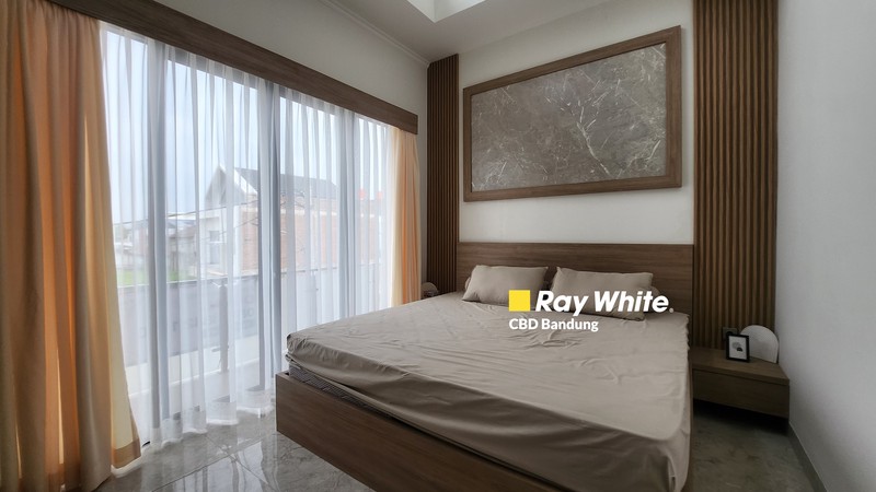 Rumah baru siap huni di Cisaranten