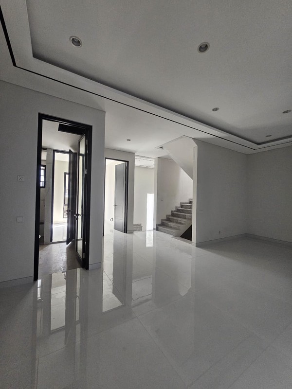 Dijual Rumah Mewah American Style - Graha Famili 