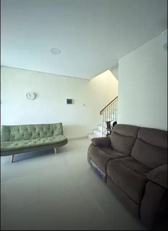 MURAH 2 Milyar-an Dijual Rumah Pakuwon City - Raya Grand Island BONUS Full Furnished Modern - SPESIAL Row Jalan LEBAR 35 meter LUAS - Siap Huni