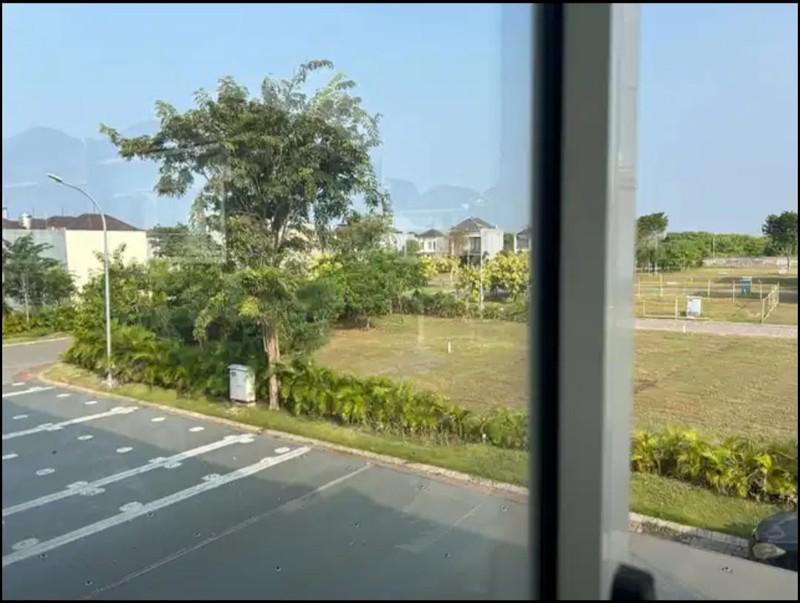 MURAH 2 Milyar-an Dijual Rumah Pakuwon City - Raya Grand Island BONUS Full Furnished Modern - SPESIAL Row Jalan LEBAR 35 meter LUAS - Siap Huni