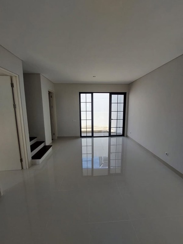 JUAL RUMAH 2 LANTAI CITRALAND DRIYOREJO