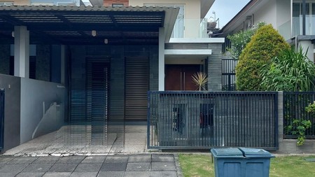 Dijual Murah Rumah 2 lantai di Graha Natura Surabaya