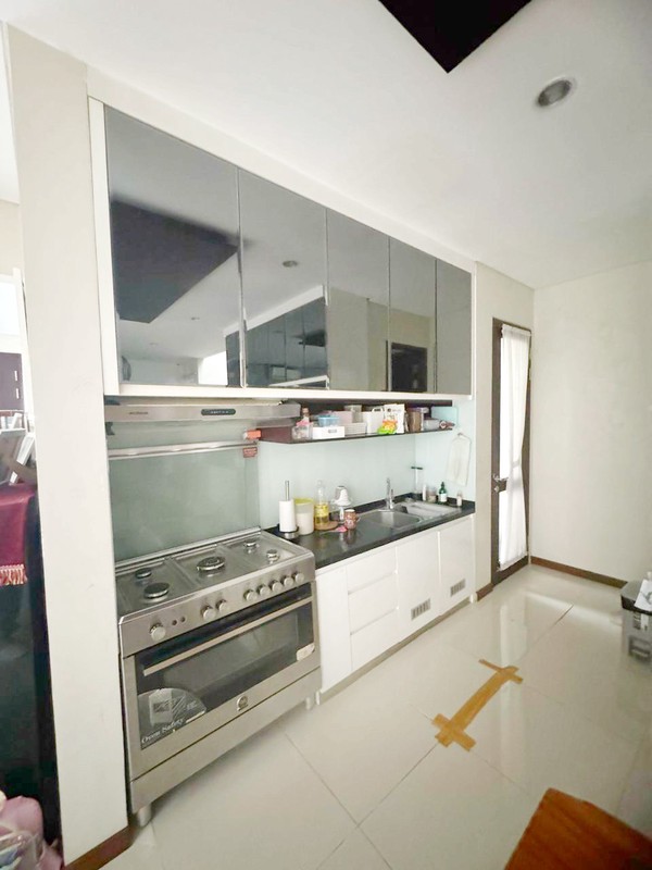 Dijual Murah Rumah 2 lantai di Graha Natura Surabaya