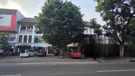 Ruko strategis siap pakai daerah komersial di RC Veteran Jakarta