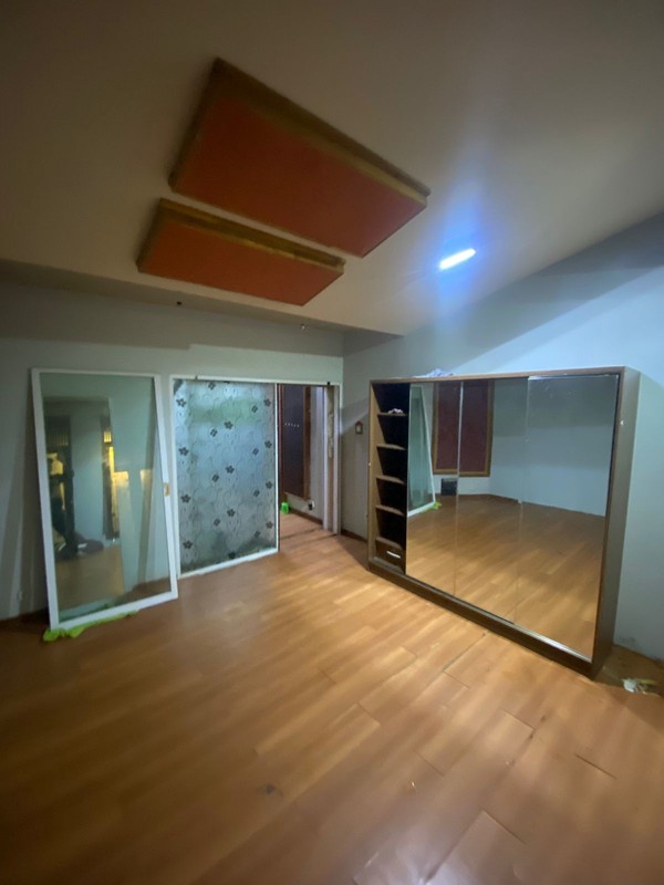 Ruko strategis siap pakai daerah komersial di RC Veteran Jakarta