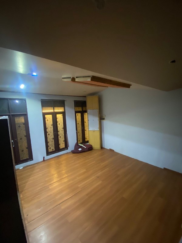 Ruko strategis siap pakai daerah komersial di RC Veteran Jakarta