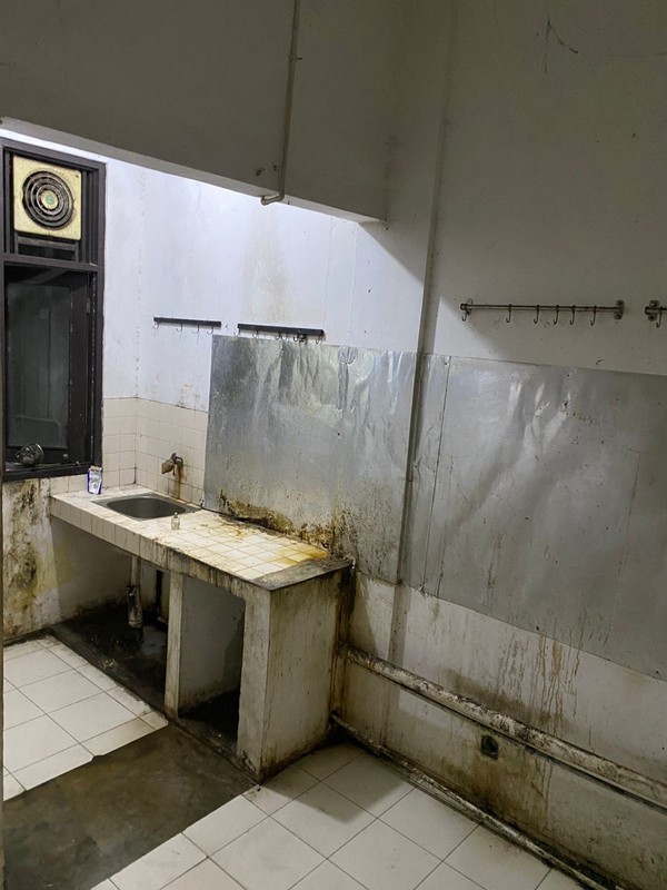 Ruko strategis siap pakai daerah komersial di RC Veteran Jakarta