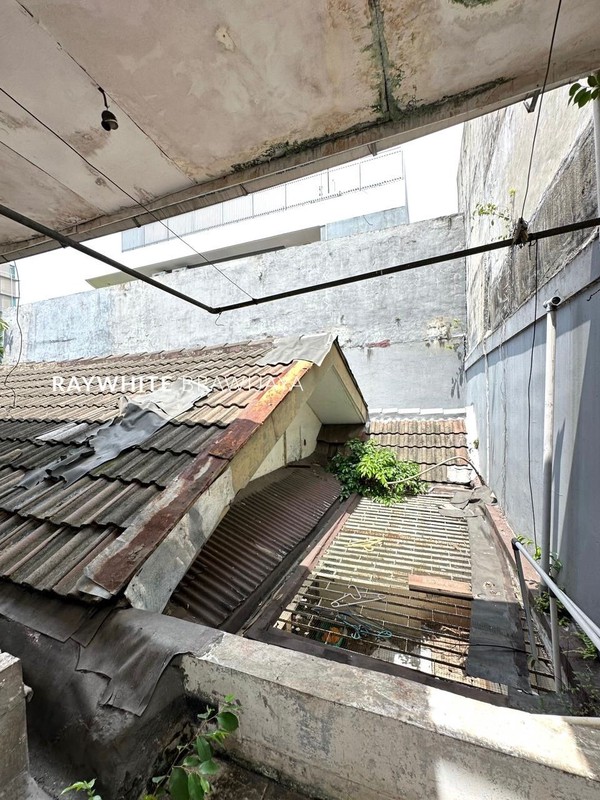 Rumah Lama Harga dibawah NJOP Area Pondok Indah Niaga Hijau